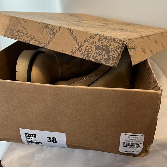 Free People Jack Zip Lug Sole Leather Boots in Camel New In Box Size 7.5 (38) - Picture 11 of 11